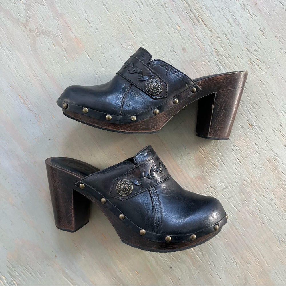 Z Universe Y2K Black Leather Mules Studded Size 7.5
